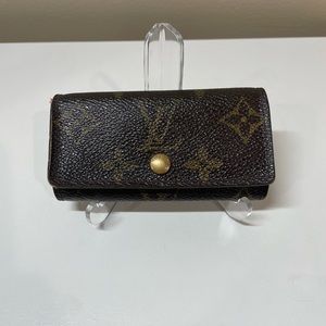 Authentic Louis Vuitton Monogram Coated Canvas 4 Ring Key Holder